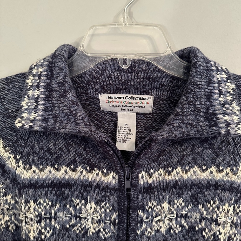 Heirloom Collectibles Christmas Collection 2004 Snowflake Winter Pearl Sweater - Picture 6 of 6